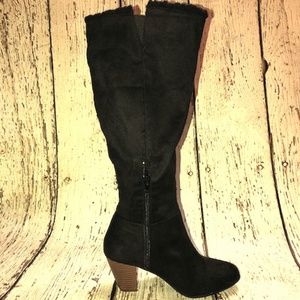 💥 NWT  2-2.5" Heel Suede Boots Sz 6.5